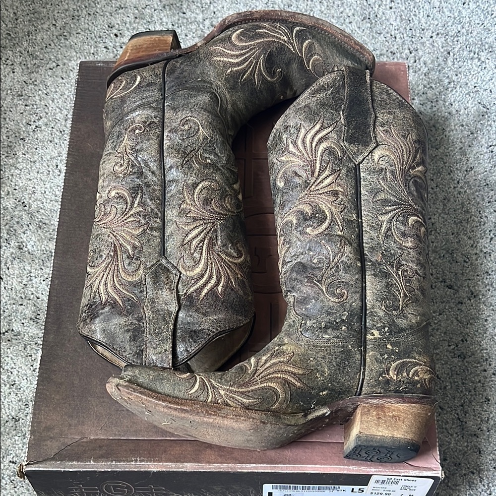 Circle G Brown Embroidered Heeled Boots